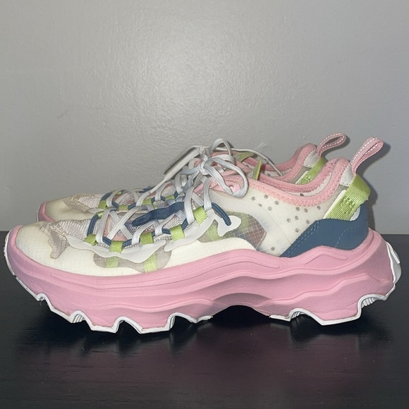 Sorel Kinetic Breakthru Tech Sneaker. Size 8.5. - Picture 2 of 13